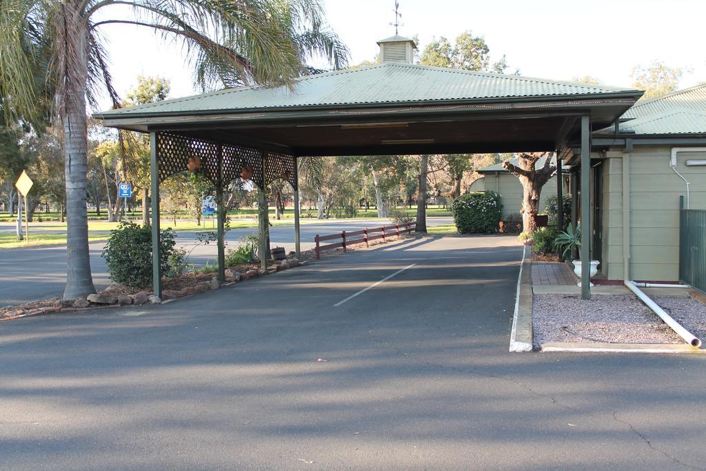 Lake Forbes Motel Exterior foto