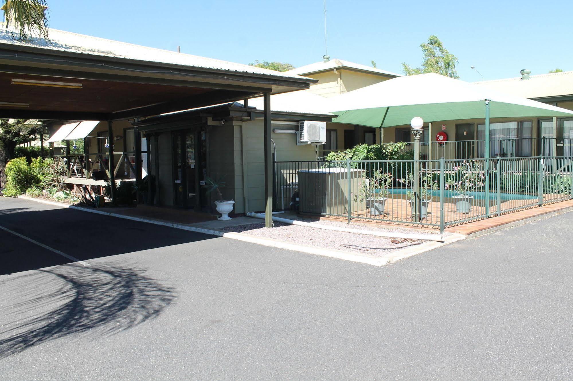 Lake Forbes Motel Exterior foto